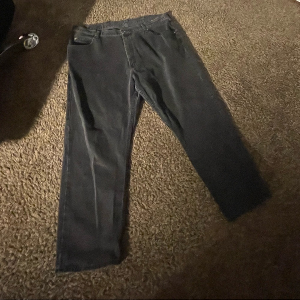 grey vintage wrangler jeans
size 42/30
perfect condition
